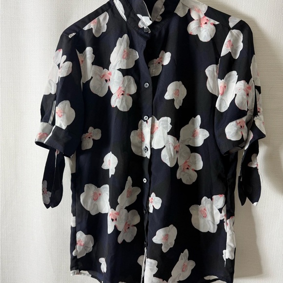 Banana Republic Dillon Floral Button Down Shirt XS Black White Orchid Print Top - Picture 2 of 6